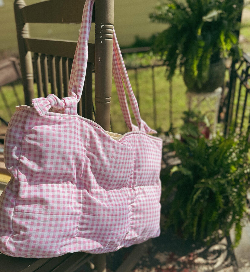 Quilted cloud bag ☁️ Original (10.5” x 15”) — $80 XL (14” x 21”) — $100 Custom fabric options available